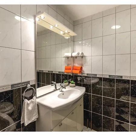 Apartment Kralja Petra Kresimira V Makarska
