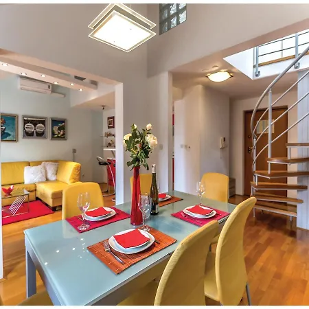 Kralja Petra Kresimira V Apartment *
